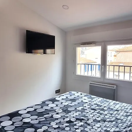 Apartment T2 Avec Grande Terrasse A Port-vendres - Fr-1-309-502 *
